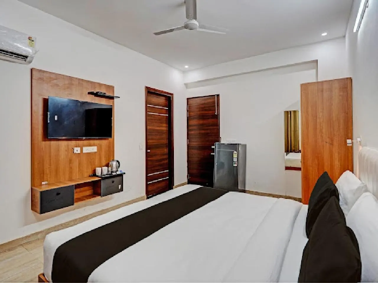 Hotel Akshay Residency Gurgaon