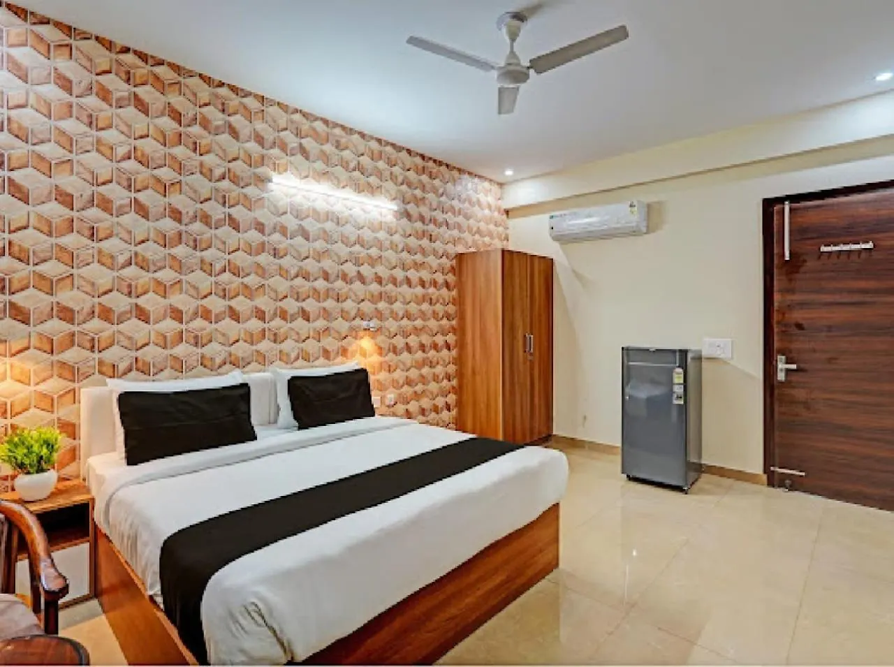 Hotel Akshay Residency Gurgaon