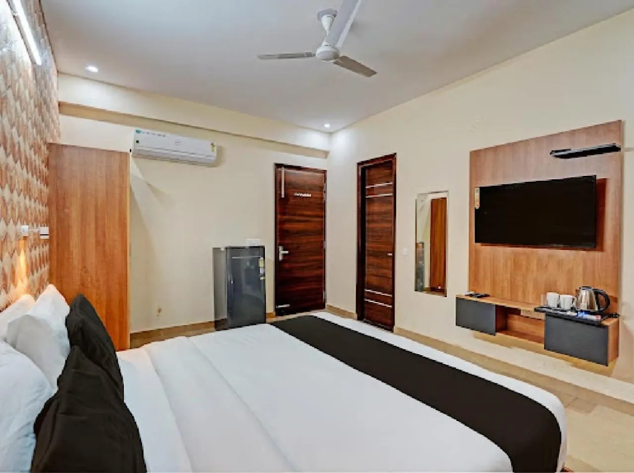 Hotel Akshay Residency Gurgaon